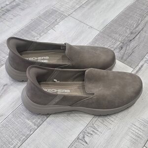 Skechers Slip-On Casual Loafers in Taupe Size 8